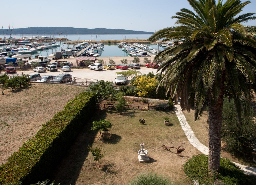 Yacht Beach Apartments Kaštela 外观 照片